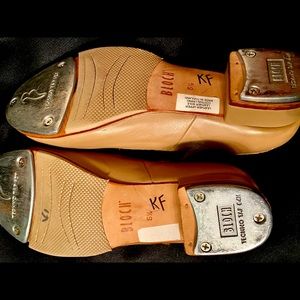 Bloch Tap-on (Mary Jane style) pro tap shoes.